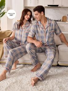 SHEIN Conjunto de pijama para hombre con cuello de solapa y estampado de cuadros con ribete de contraste - Multicolor - Ver 1