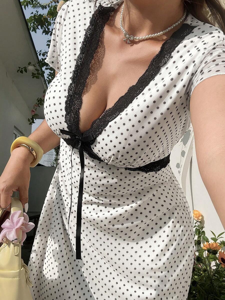 GalTyme 大码女式撞色蕾丝深V领蝴蝶结装饰性感连衣裙 - 黑與白 - 查看 1