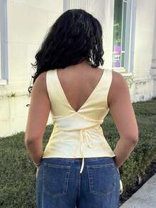 Alexandranx 黄色缎面 V 领系带背心，适合度假、海滩、音乐节、早午餐、婚礼宾客服装、伴娘、春夏季 - 黃色 - 查看 2