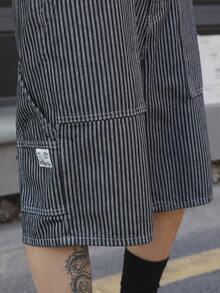 Manfinity EMRG Men's Black And White Vertical Striped Cargo Denim Shorts - Black and White - View 6