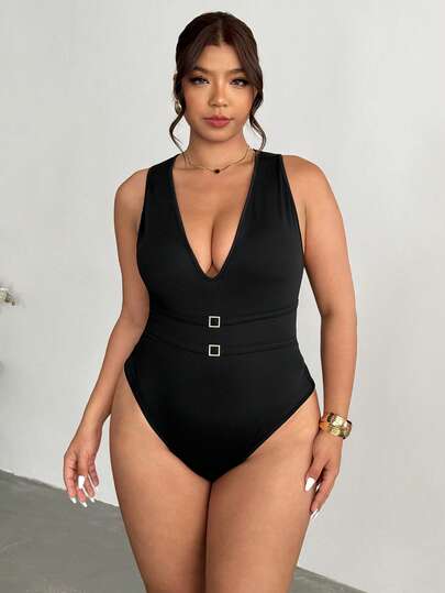 Firerie Mono elegante y sexy para fiesta, club y estilo motero chic en color negro. Mono ajustado con escote halter profundo en V y hebilla metálica hueca. Atuendo para festivales de música, vacaciones en la playa y aeropuerto para mujer.