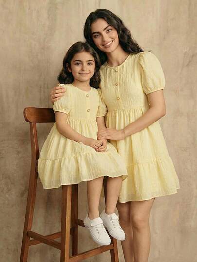 SHEIN 女童纹理面料纯色圆领花瓣袖荷叶边下摆夏季连衣裙