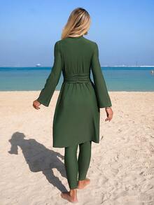Swim Mulvari Conjunto de traje de baño de dos piezas verde nuevo para primavera/verano, con un vestido midi de cuello alto y cintura fruncida, y pantalones largos de ajuste ceñido, un conjunto burkini conservador y favorecedor para vacaciones - Verde militar - Ver 2
