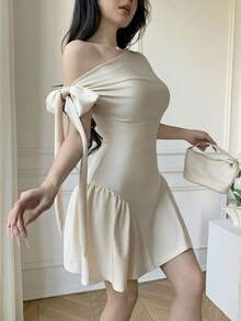 Celisse 收腰修身肩部系带迷你连衣裙 - 白色 - 查看 5