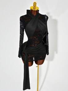 Mistrie Vestido mini ajustado de encaje negro sexy, vestido de club de manga larga con escote en V y recortes, ajuste ceñido - Negro - Ver 1