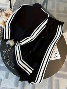 Franclia 女士两件套：修身领开衫外套 + 休闲斜插口袋裤 - 黑色 - 查看 2