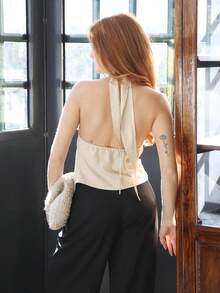 SILVIA DI SANTO 女士性感纯色露背吊带上衣，夏秋季，适合所有年龄段，尺码齐全，适合秋季穿着，露肩米色吊带上衣，配金属装饰扣，适合新年夜穿着。 - 灰色 - 查看 2