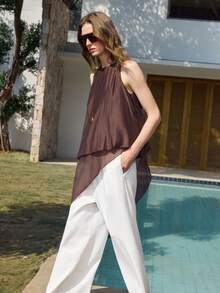 Ontre 女士舒适亲肤高端巧克力棕色莱赛尔混纺无袖上衣，不对称下摆设计，商务、休闲、通勤、机场、邮轮、中东等场合皆宜，简约奢华，四季必备单品。 - 棕色 - 查看 4