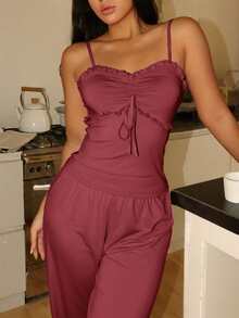 Lowkey Lull Conjunto de pijama informal de estilo Y2K para mujer con tirantes de espagueti, volantes y tela de seda suave y cómoda con estiramiento - Burdeos - Ver 6