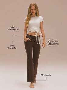 GLOWMODE 31英寸 FeatherFit™ Endorphin Glow 柔滑弹力吸汗斜插口袋低腰抽绳喇叭紧身裤，适合低冲击瑜伽、普拉提、日常运动穿着 - 棕色 - 查看 2