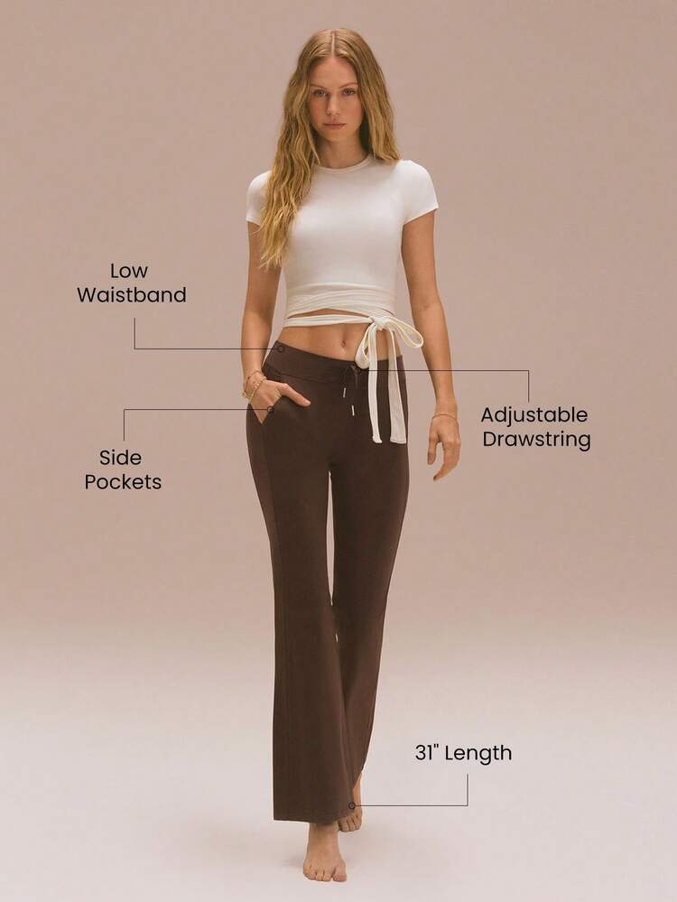 31" FeatherFit™ Endorphin Glow Buttery-Soft Stretchy Sweat-Wicking Slash Pockets Low-Rise Drawstring Waist Flare Leggings Low Impact Yoga Pilates Studio Daily Active Wear