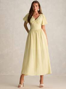 Enchnt 女士纯色V领褶皱优雅中长连衣裙，适合夏季穿着 - 鵝黃色 - 查看 4