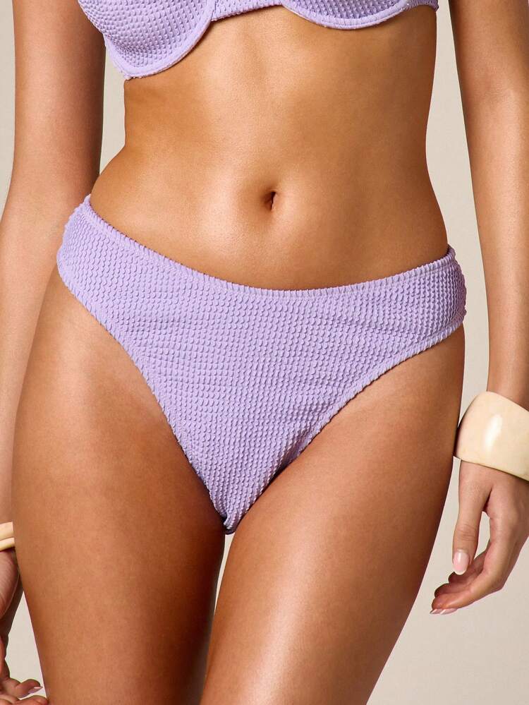Slip bikini a vita alta con texture stropicciata