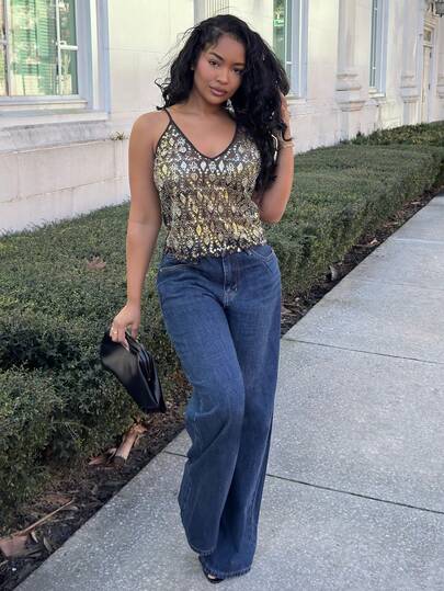 Alexandranx 女款闪亮黑色网眼露背短款上衣，奢华缀以耀眼水钻和亮片，打造令人难忘的派对造型。乡村音乐节闪亮上衣、亮片上衣、水钻上衣、节日上衣、万圣节、西部水钻上衣