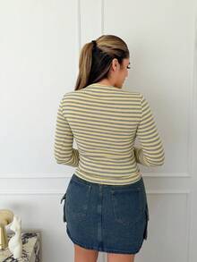 Maria Perezxox 休闲简约性感露肩奶油黄条纹长袖T恤，适合秋冬季节穿着，秋冬服装搭配，奶油黄条纹让您看起来更白皙 - 黃色 - 查看 2