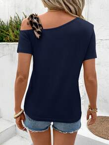 SHEIN LUNE Camiseta Casual Feminina de Manga Curta com Cordão e Estampa de Onça, Adequada para Ir e Vir e Passeios - Azul Marinho - Visão 2
