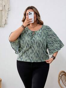 SHEIN CURVE+ Curve 尺码 US22 音乐节、海滨度假、波西米亚风女式印花系带领插肩袖衬衫，春/冬款 - 綠色 - 查看 6