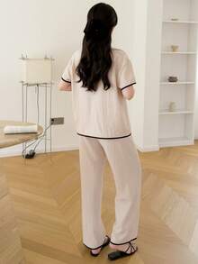 SHEIN Bộ đồ ngủ thoải mái cho bé gái tuổi teen, màu mơ, chất liệu chiffon mềm mại, cổ áo phối viền tương phản, gồm áo khoác cardigan và quần dài. - Màu be - Xem 2