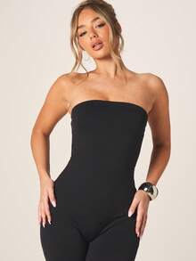MISSGUIDED Women's Bandeau Strapless Body Contouring Capri Jumpsuit With Form Fitting Silhouette Perfect For Evening Parties Date Night Summer Occasions - Black - View 4