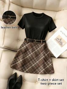 Franclia Modischer minimalistischer Rundhals-Kurzarm-Figurbetonter Collegestyle Hochtaillierter A-Linien Zweiteiler Rock und Shirt Set 2 Stücke Set Damen Rock Kleid Casual Schuloutfit für Damen Hochwertige Damenbekleidung Arbeitsoutfit Damen Arbeitskleid für Damen Damenbekleidung T-Shirt und Rock Set Zweiteiler Casual Outfit für Damen Ootd Outfit für Damen Süße Outfits für Damen Damen Outfit Set Rock Set für Damen Damen Zweiteiler Karierter Rock Outfit Lederriemen Outfit Yk Outfits Zoey Outfit - Schwarz - Übersicht 1