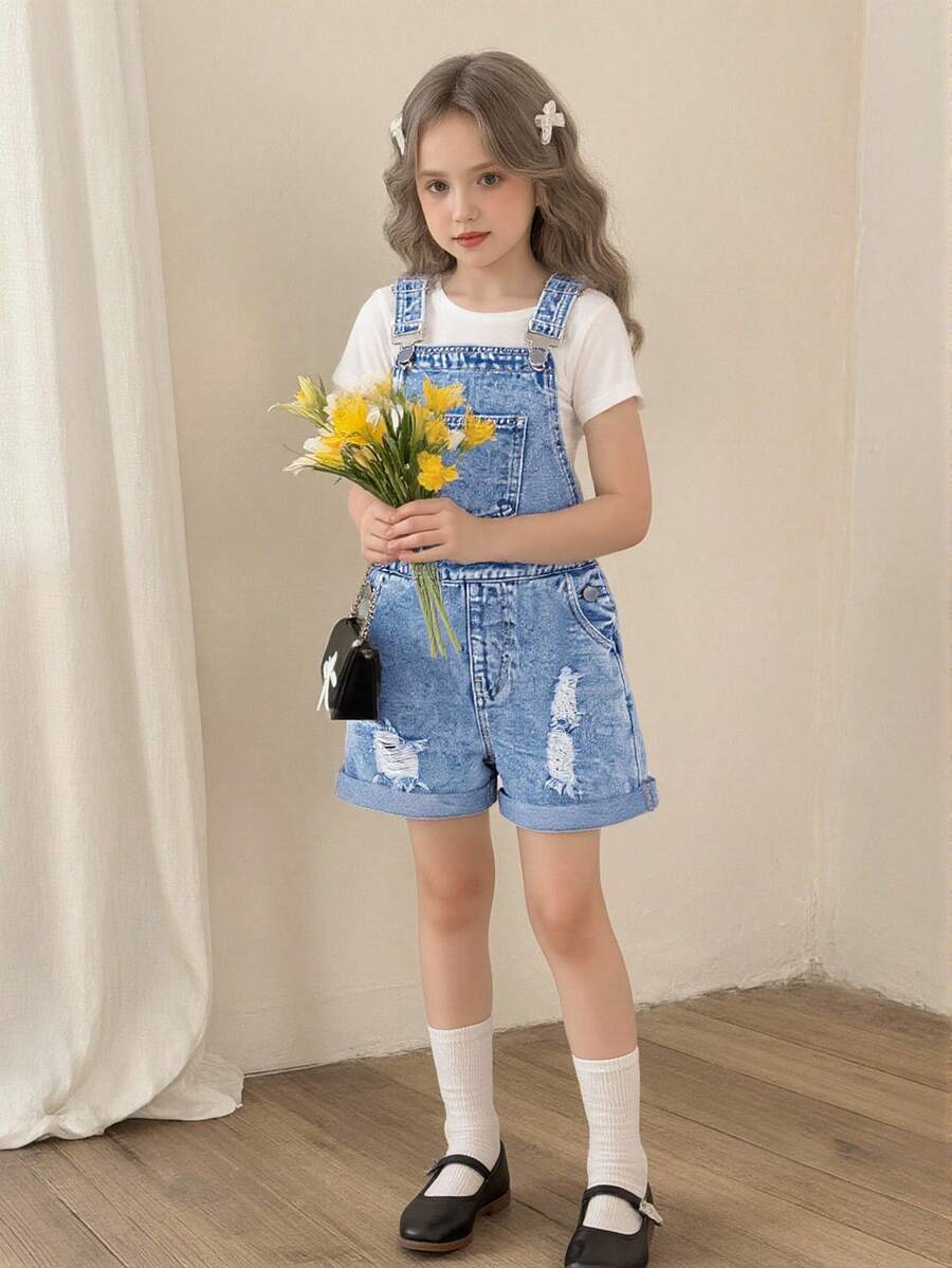 SHEIN 少女牛仔背带裤，夏季新品，中蓝色牛仔布，时尚休闲风格，修身剪裁，舒适棉质牛仔面料，适合日常穿着、上学、通勤和聚会。