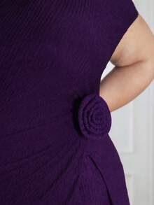 Pretty and Ole Damen Große Größen Set aus einfarbigem Top mit schräger Schulter und Blumen Dekor und Hose, elegantes 2 Stücke Set - Violett - Übersicht 3
