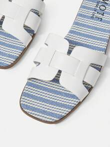 MOTF PREMIUM SANDALIAS PLANAS CÓMODAS, MINIMALISTAS Y VERSÁTILES PARA MUJERES - Azul y blanco - Ver 9