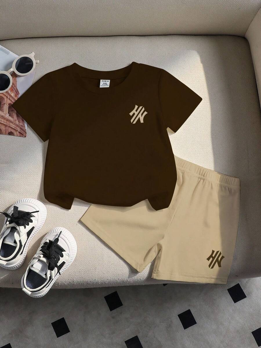 1 set T-shirt à manches courtes col rond imprimé lettre HN marron et short ample kaki pour tout-petits garçons, tenue de base d'été adaptée aux activités extérieures et aux sports - Multicolore - Voir 1