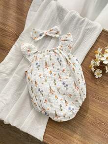 SHEIN Bộ áo liền quần cotton tay bồng cổ tròn dễ thương in họa tiết hoa và cỏ cho bé gái sơ sinh, có cúc bấm và băng đô, thích hợp cho các hoạt động mùa hè, cuối tuần ở công viên hoặc dã ngoại. - Nhiều màu - Xem 2