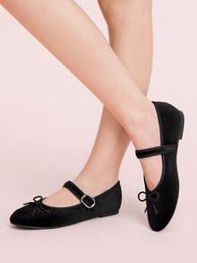 CUCCOO DOLLMOD Sepatu Wanita Hitam Ujung Bulat dengan Hiasan Pita dan Gesper, Sol Datar, Bahan Atas Beludru, Cocok untuk Perjalanan Sehari-hari, Pesta Ulang Tahun, dan Sepatu Musim Semi. - Grafit Hitam - View 3