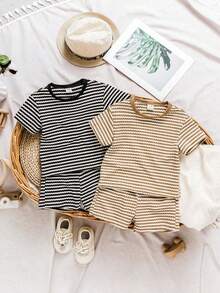 SHEIN Playful Pals 2 Sets Toddler Boys Black Khaki Horizontal Striped Textured Knit T-Shirt & Shorts Pants Outfits,Black And White Checkered,Summer,Casual,Work Clothing - Multicolor - View 1