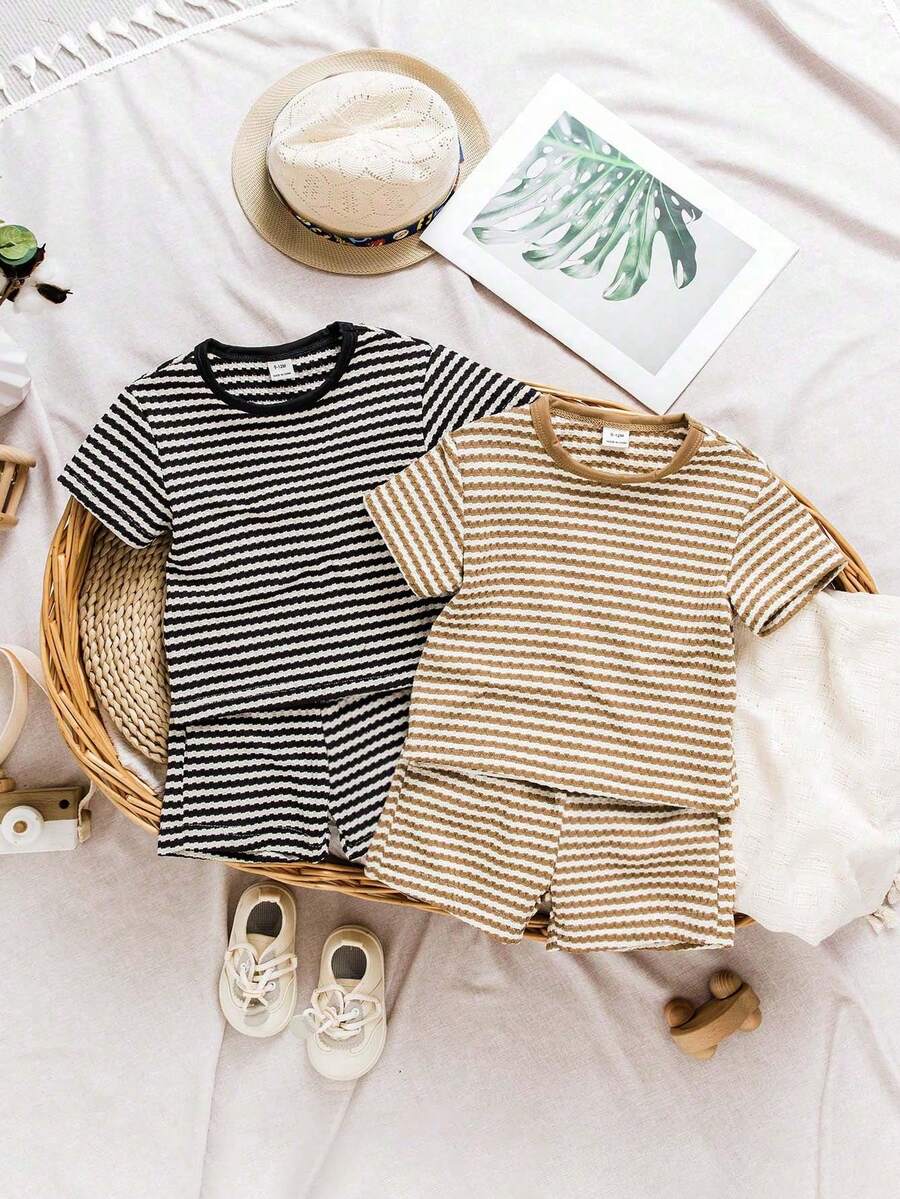 SHEIN Playful Pals 2 Sets Toddler Boys Black Khaki Horizontal Striped Textured Knit T-Shirt & Shorts Pants Outfits,Black And White Checkered,Summer,Casual,Work Clothing - Multicolor - View 1