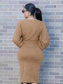 Melissa Matos 纯色圆领优雅办公室/通勤长袖毛衣连衣裙 - 駝色 - 查看 2