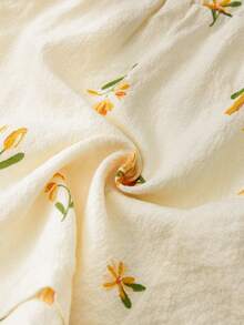 SHEIN Tween Girl Casual Yellow Jacquard Bow Tie Strap Top And Shorts 2-Piece Set - Yellow - View 6