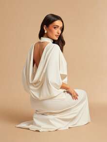 Silquee Beige Fledermausärmel Midi-Kleid mit Pilzknöpfen, rückenfreie und gerüschte Saum Dekoration, elegant und sexy, geeignet für romantische Dates, Strandurlaub, Hochzeit, Valentinstag, Weihnachten, Silvester, formelle Party - Weiss - Übersicht 1