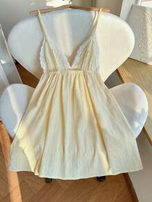 Sunnyshic Vestido casual de verano para damas con diseño alegre, estilo vintage del campo francés, con tirantes amarillo brillante, encaje y escote en V - Amarillo - Ver 3