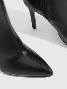 Daringsoles 女士性感侧拉链弹力尖头短靴，法兰绒踝靴，低跟靴，高跟靴，派对假日度假派对女靴 - 黑色PU - 查看 5