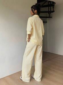 SHEIN EZwear Bộ áo và quần kẻ sọc màu vàng nhạt dệt kim dành cho nữ, thích hợp cho kỳ nghỉ hè. - Vàng nhạt - Xem 2