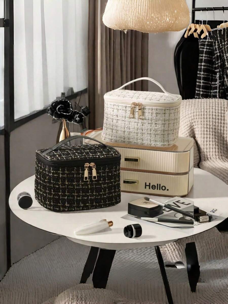 A Chic, Hand-Held Makeup Bag With A Unique Design, Portable, High-End Toiletry Bag, Perfect For Travel And Storing Cosmetics. - Multicolor - View 1