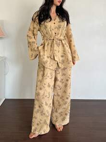 DAZY Bộ đồ ngủ nữ 2 món, chất liệu chiffon in họa tiết hoa văn, phối cúc trang trí, màu xuân. - Màu Khaki - Xem 8