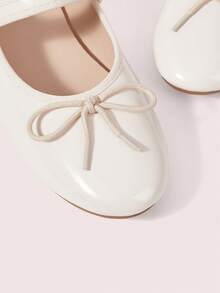 CUCCOO DOLLMOD Women's Apricot Round Toe Bow Decor Buckle Flat Shoes, Apricot Glossy Textured PU Upper, Suitable For Daily Commute, Birthday Party, And Casual Wear Spring Shoes - Apricot - View 7