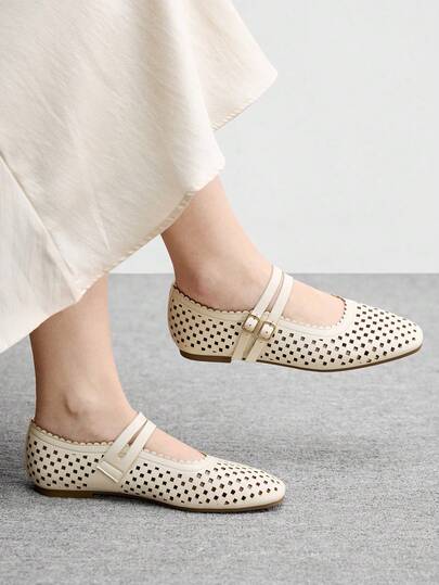 CUCCOO BIZCHIC Women's New French Retro Hollow Flat Sandals, Versatile Strap Buckle Breathable Fashion Square Toe Casual Ballet Shoes, Elegant Vacation Commute Slip-On Loafers