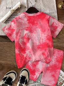 SHEIN 两件套女童休闲甜美夏季草莓印花套装，渐变扎染印花，圆领短袖T恤搭配紧身短裤，适合春夏季节日常穿着、度假旅行。 - 彩色 - 查看 3
