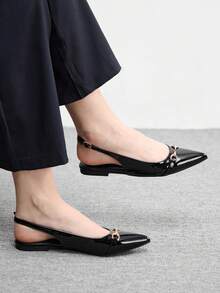 CUCCOO BIZCHIC 欧美新款女鞋 2026春夏尖头低帮金属扣平底复古凉鞋 - 黑色 - 查看 1