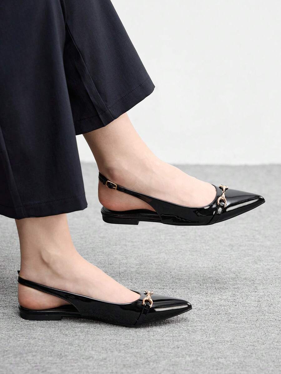 CUCCOO BIZCHIC 欧美新款女鞋 2026春夏尖头低帮金属扣平底复古凉鞋 - 黑色 - 查看 1
