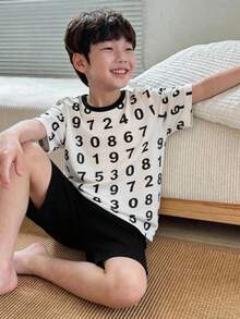 SHEIN Little Byeori 两件套男童休闲数字印花圆领短袖短裤宽松睡衣套装 - 黑色 - 查看 7