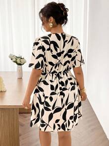 SHEIN Frenchy 大码女式V领扭结褶皱时尚约会派对连衣裙 - 彩色 - 查看 2