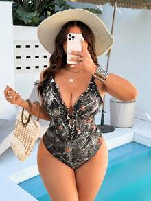 SHEIN Slayr CURVE 2026新款夏季沙滩度假性感迷彩树印花荷叶边连体泳衣，适合度假和派对，大码 - 彩色 - 查看 5