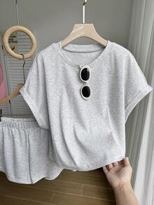 SHEIN EZwear 2pcs/Set Plus Size Women's Plain Grey Summer Casual Curve Loungewear,Solid Color Batwing Sleeve T-Shirt And Shorts Coords Set,Comfy Two Pieces Set - Light Grey - View 6
