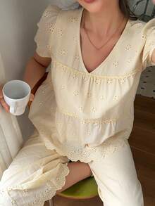 DAZY Bộ đồ ngủ nữ mùa hè ngọt ngào với chất liệu vải thêu khoét lỗ, tay áo hình cánh hoa. - Màu vàng - Xem 8